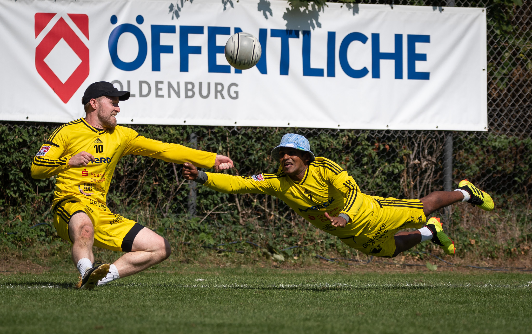 Finale der Männer bei der Faustball-DM 2018 in Ahlhorn: TSV Pfungstadt gegen VfK Berlin